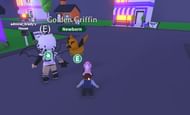 Golden eggs hatch into griffins, dragons, or unicorns. (Image via Roblox Corporation)
